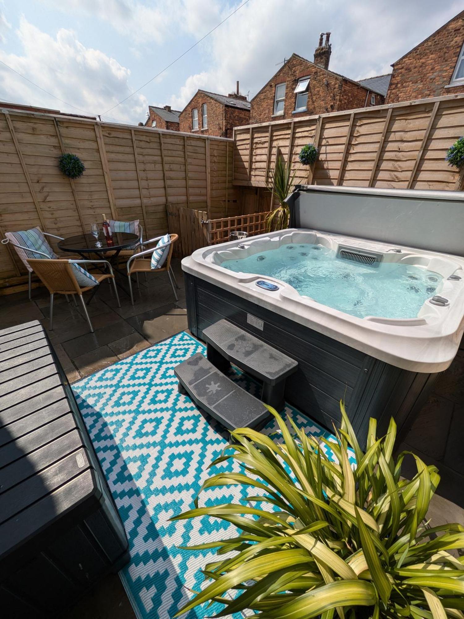 Seaside Escapes - With Relaxing Hot Tub! Villa Scarborough Ngoại thất bức ảnh